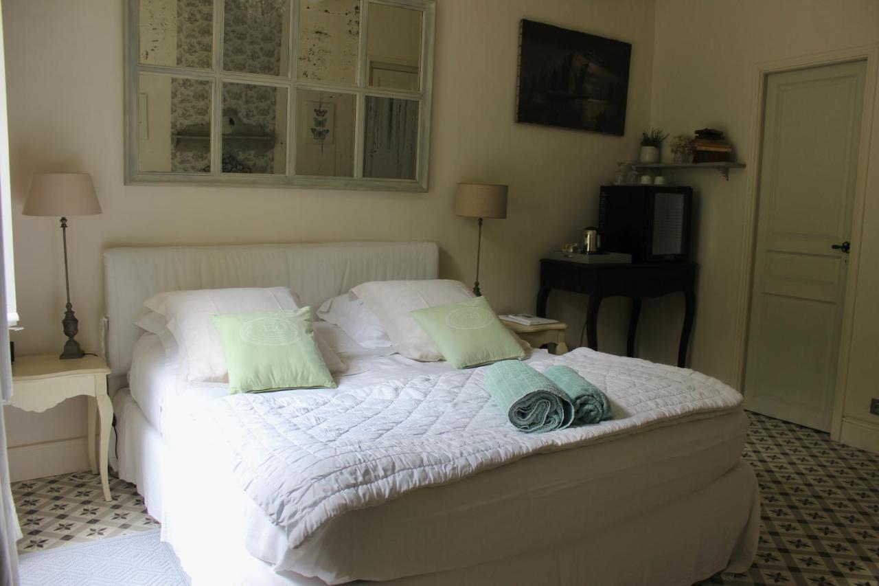 Mas De Rique Hotel Saint-Etienne-du-Gres Ngoại thất bức ảnh