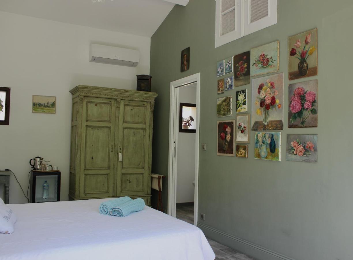 Mas De Rique Hotel Saint-Etienne-du-Gres Ngoại thất bức ảnh