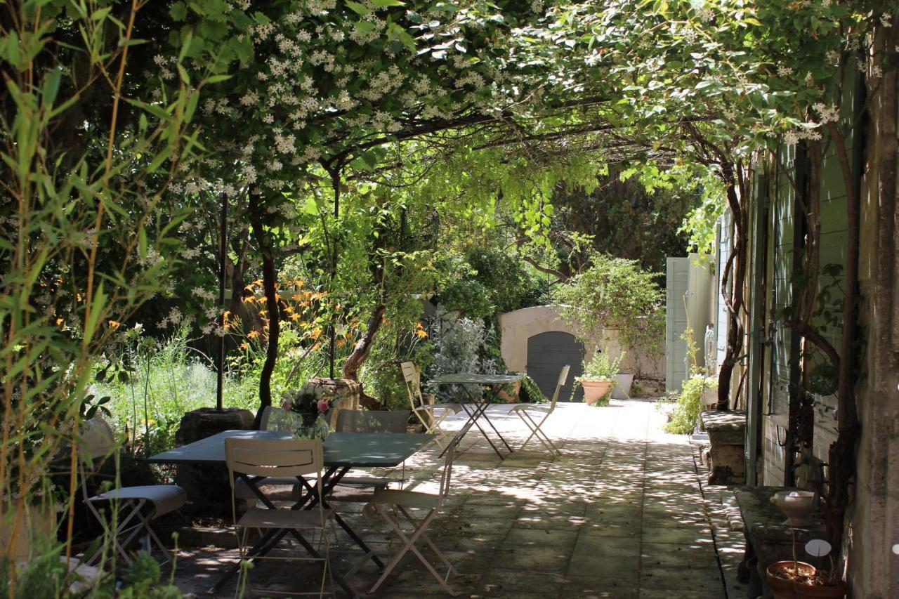 Mas De Rique Hotel Saint-Etienne-du-Gres Ngoại thất bức ảnh